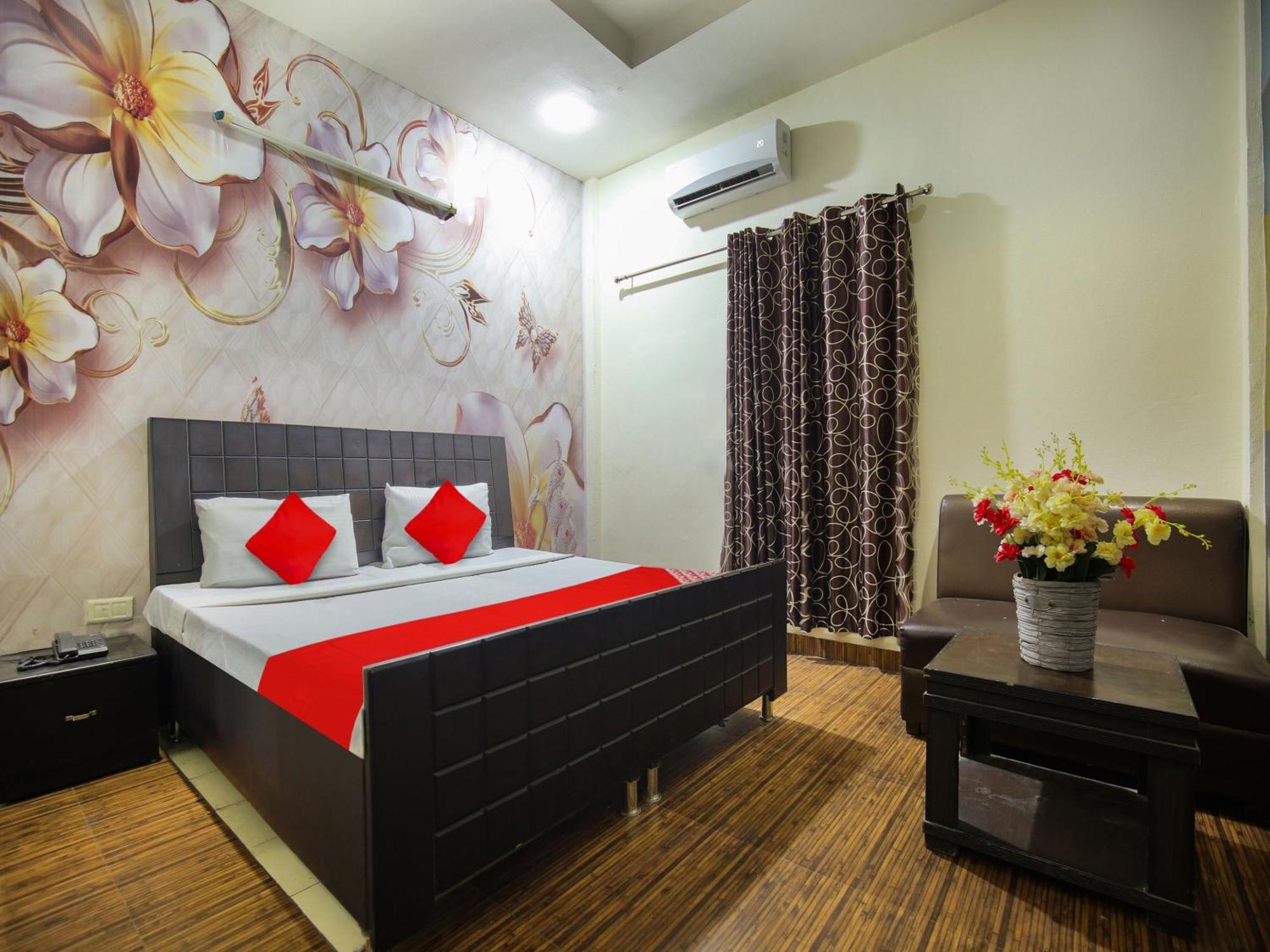 Oyo Flagship Hotel Le Aley Regency Ludhiana Exterior foto