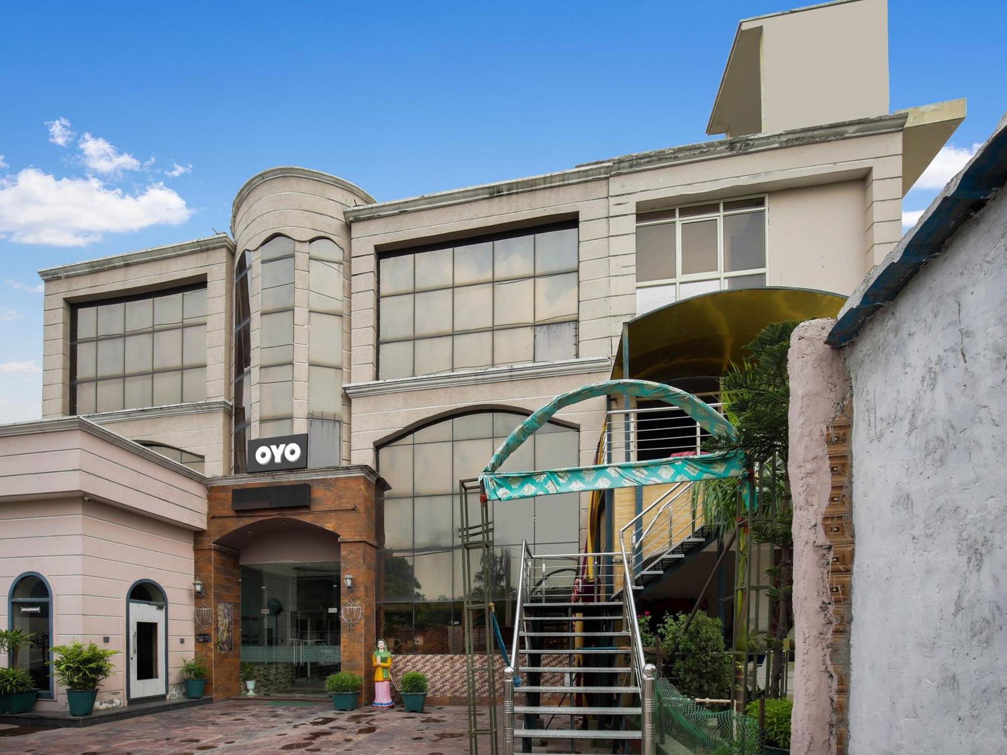 Oyo Flagship Hotel Le Aley Regency Ludhiana Exterior foto